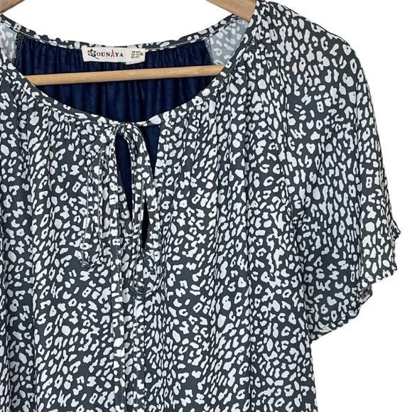 OUNAYA | Gray and White Leopard Print Top with Flutter Sleeves | Size 10/XL - Picture 4 of 10